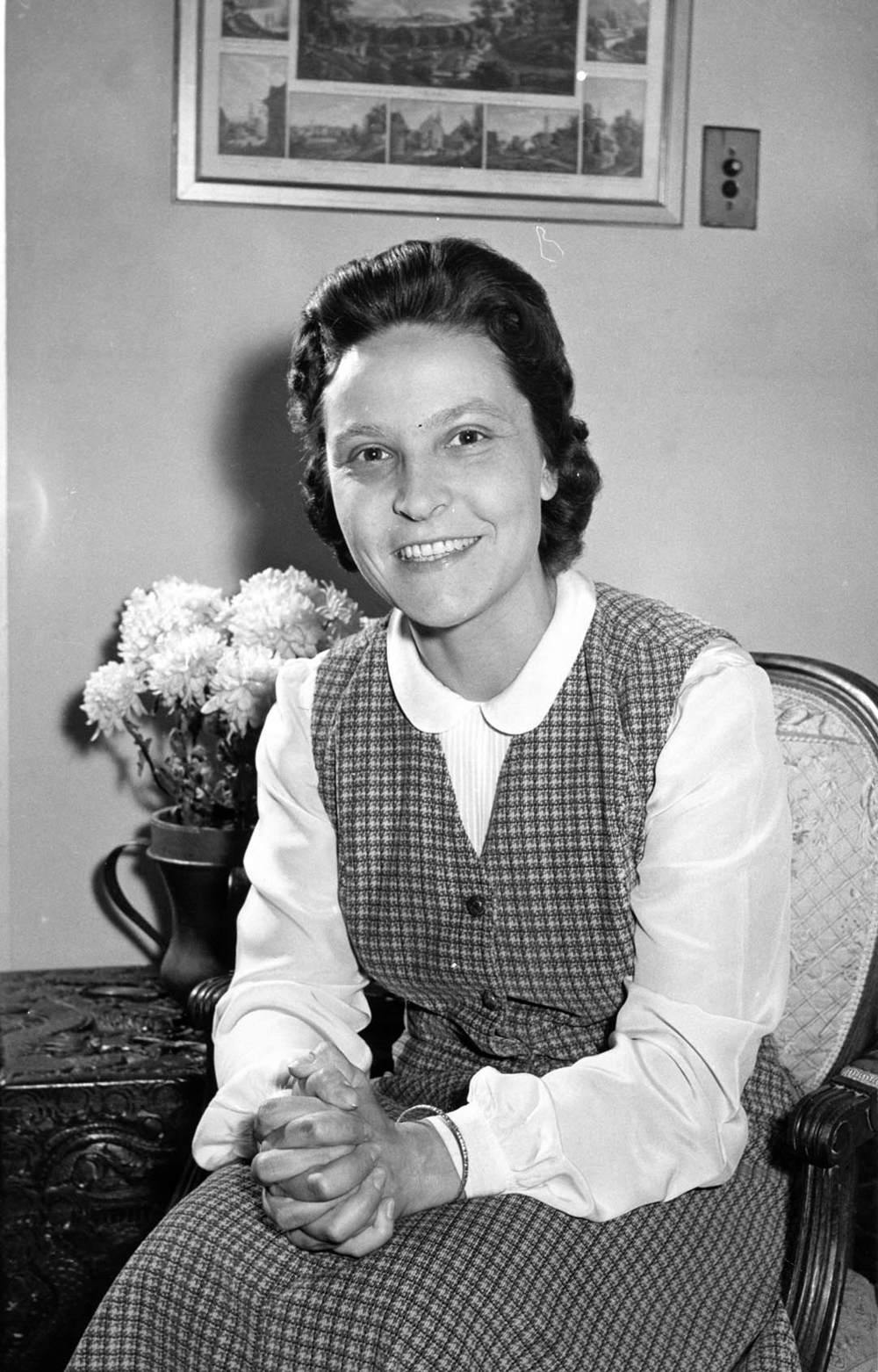 Hannelore Krieg portrait photo For a new world