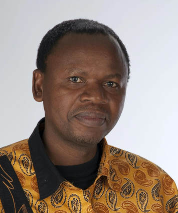 Mphalele Letlapa colour portrait photo 02