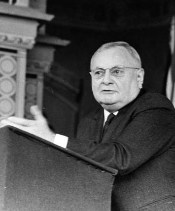 Maurice Mercier portrait photo