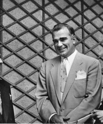 Sinforoso Cobrero,William Pawley,Walter Camacho Group Photo