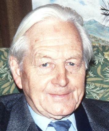 Robin Mowat colour portrait photo