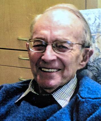 portrait photo of Dennis Mayor