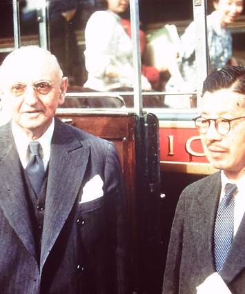 Frank Buchman with unknown person in India