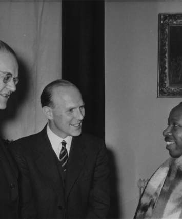 Prime Minister Tage Erlander of Sweden meets with Bremer Hofmeyr and Manasseh Moerane of South Africa