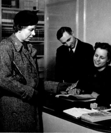 Paul Petricokino, Maisie Kuiven, Humphrey Wood, Agnes Leakey/Hofmeyr