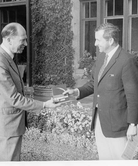 Sven Fraenki (Swed), with UK teacher, B&W portrait photo