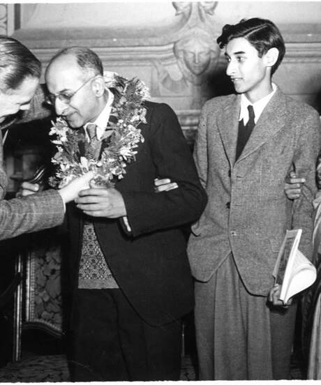 James Simmons,Lord Sinha,Lady Sinha,Master Sinha