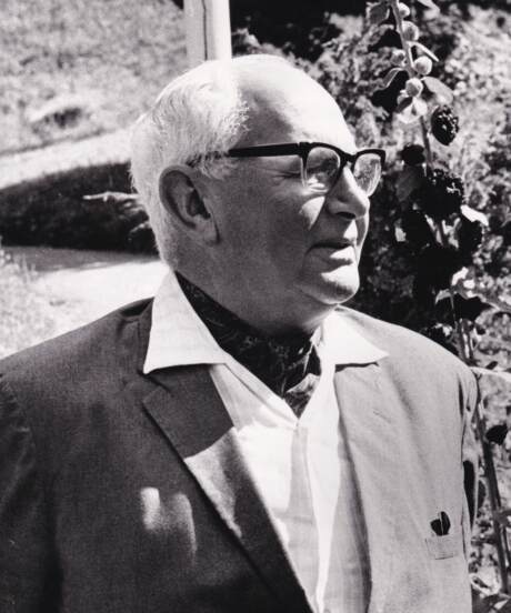 Dr Ernest Claxton