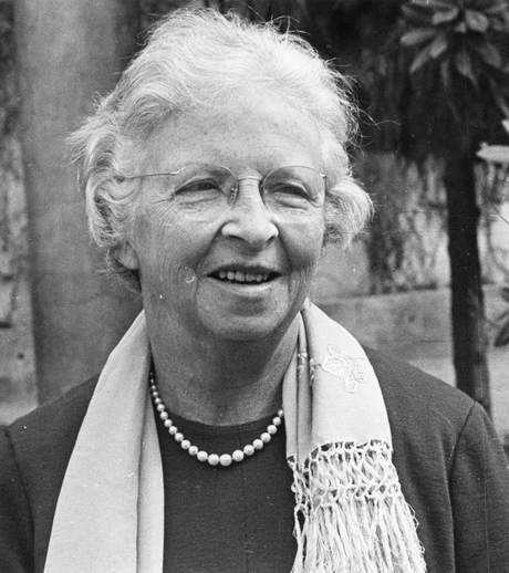 HélèneCarmichael, B&W portrait photo
