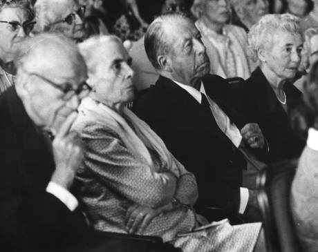Theophil Spoerri, Helene Spoerri, Guy von Hahn, Connie von Hahn, B&W portrait photo