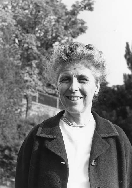 Doe Howard, B&W portrait photo