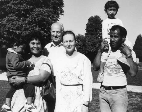 Paul Gundersen, Elina Gundersen, Matakite Maata family, B&W portrait photo