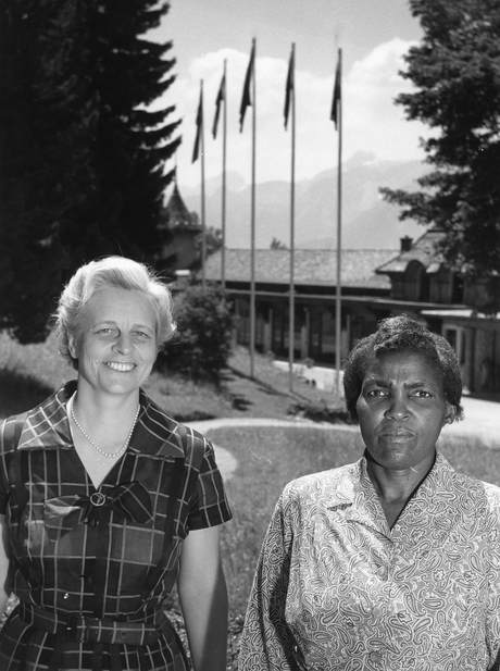  Agnes Hofmyer & Sarah Sarai, B&W portrait photo
