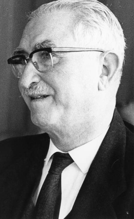 Dr. Fadil Jamali, B&W portrait photo