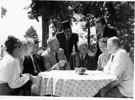 Daw Nientha,Mrs Lilliehöök,John Mackie,Mr Ahlberg,Saïd Ashour,Mr Arents,Sten Lilliehöök,Mrs Ahlberg,W. Farrar Vickers