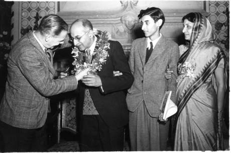 James Simmons,Lord Sinha,Lady Sinha,Master Sinha