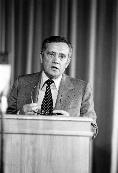 Vladimir Maximov portrait photo