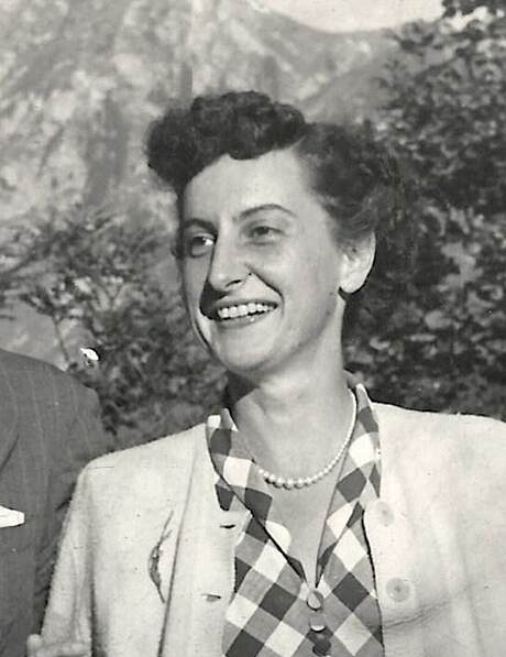 Polly Ann Smith portrait photo B&W, 1948